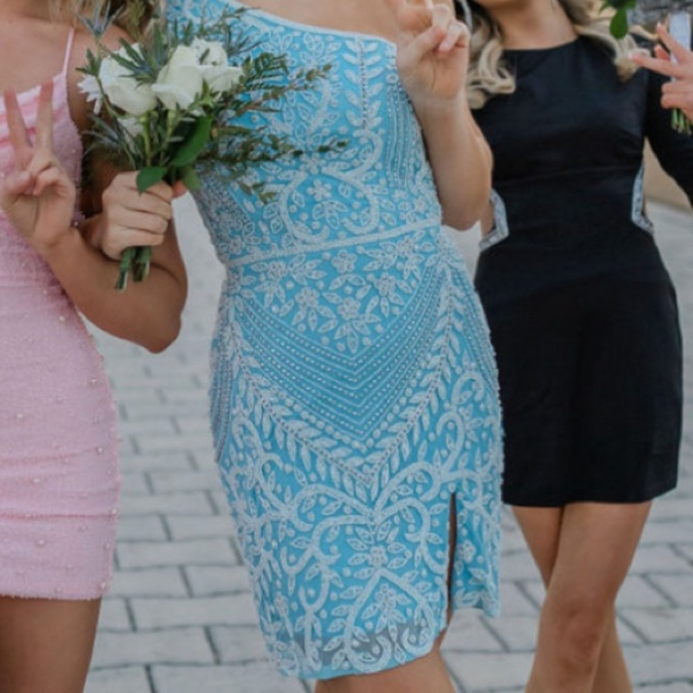 Blue dress with white lace !!